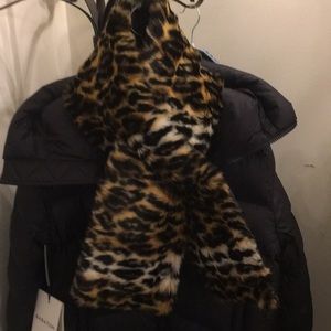 New leopard faux scarf Aritizia